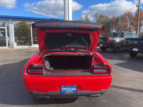 Used 2023 Dodge Challenger R/T image 9