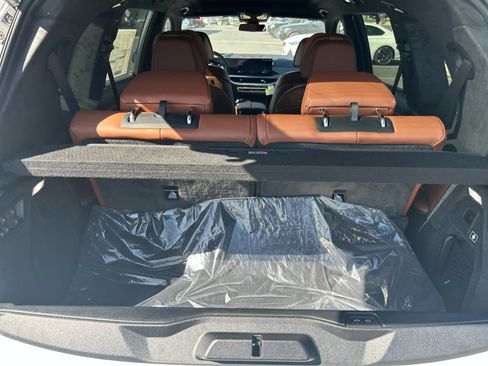 Used 2026 BMW X7 M60i image 13