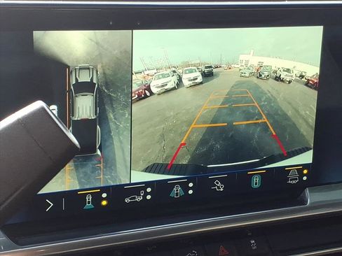 Used 2024 Chevrolet Silverado 3500 LTZ w/ LTZ Plus Package image 10