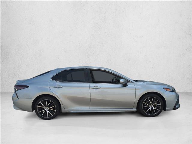 Used 2023 Toyota Camry SE FWD image 4