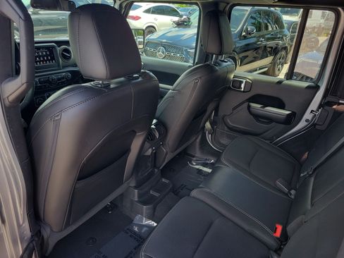 Used 2021 Jeep Wrangler Unlimited Sport AWD/4WD image 12