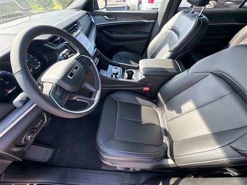 New 2025 Jeep Grand Cherokee L Limited w/ Black Appearance Package image 25