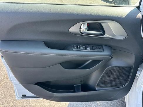 New 2025 Chrysler Voyager LX image 12