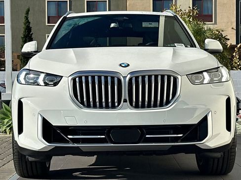 New 2026 BMW X5 sDrive40i w/ Climate Comfort Package image 8