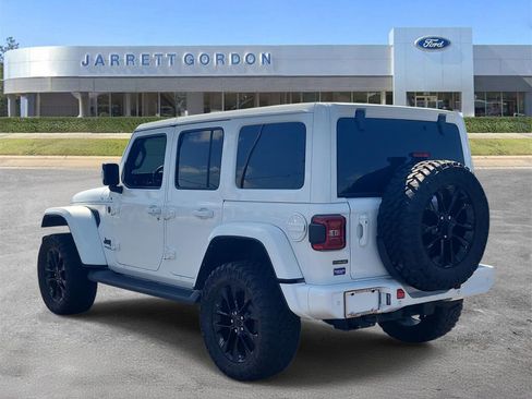 Used 2022 Jeep Wrangler Unlimited Sahara image 3