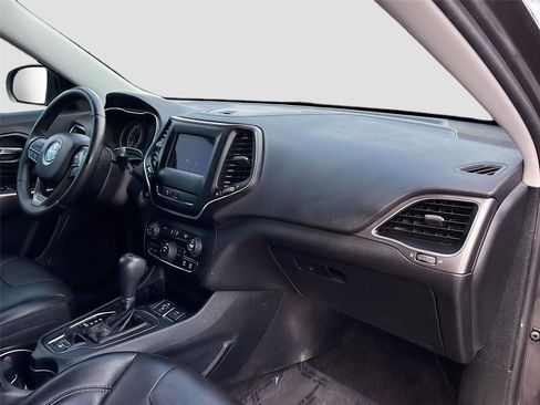 Used 2019 Jeep Cherokee Latitude Plus FWD image 27