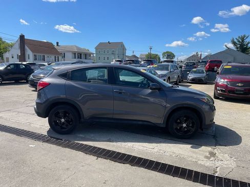 Used 2018 Honda HR-V LX image 4