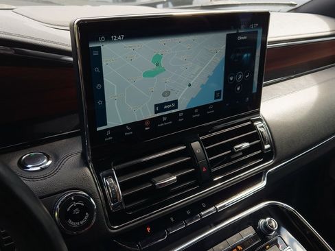 Used 2023 Lincoln Navigator Reserve image 16