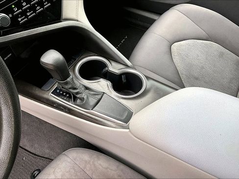 Used 2021 Toyota Camry LE image 16