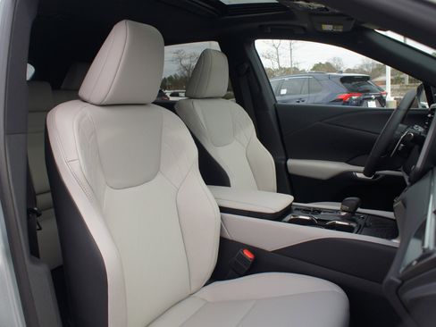 Used 2026 Lexus RX 350h image 23