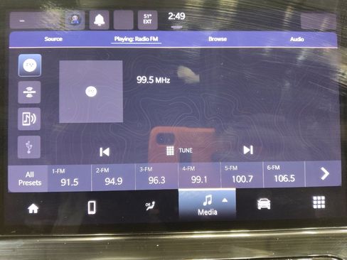 Used 2024 Jeep Compass Latitude image 25