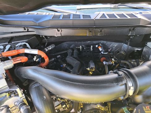 New 2025 Ford F150 Lariat w/ Equipment Group 501A Mid image 15