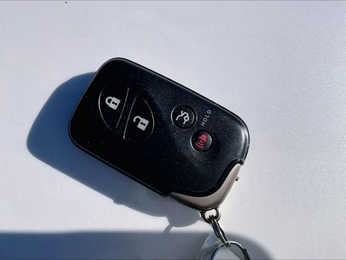 Used 2013 Lexus IS 250C w/ Luxury Pkg image 13