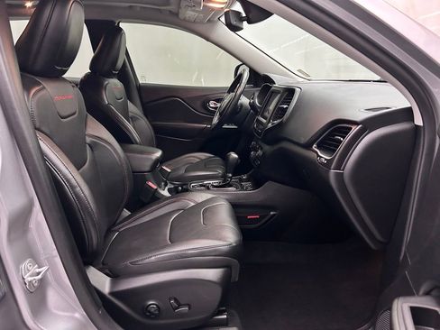 Certified 2021 Jeep Cherokee Trailhawk w/ Sun, Sound & Nav Group AWD/4WD image 17