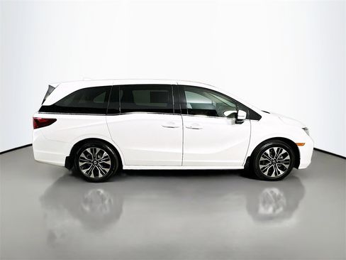 Used 2025 Honda Odyssey Elite image 7