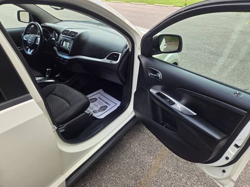 Used 2014 Dodge Journey SXT FWD image 23