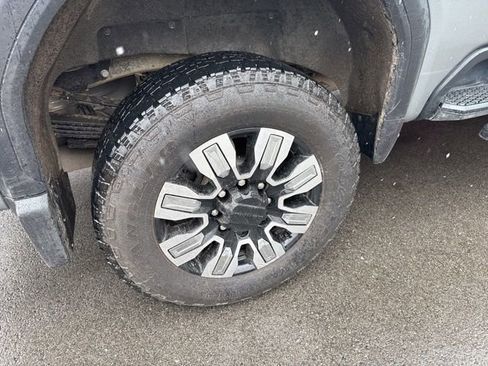 Used 2025 GMC Sierra 3500 Denali image 9