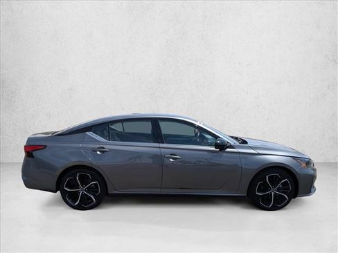 Used 2024 Nissan Altima 2.5 SR FWD image 4
