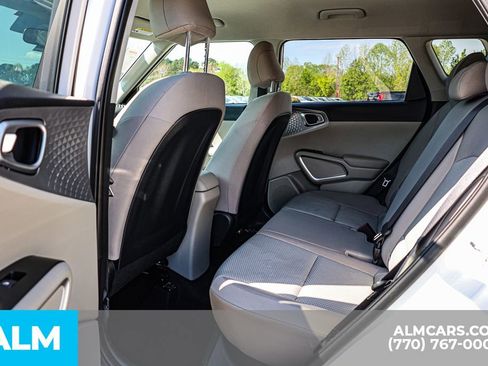 Used 2025 Kia Soul LX FWD image 18