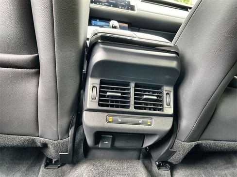 Certified 2022 Land Rover Range Rover Evoque R-Dynamic SE image 16