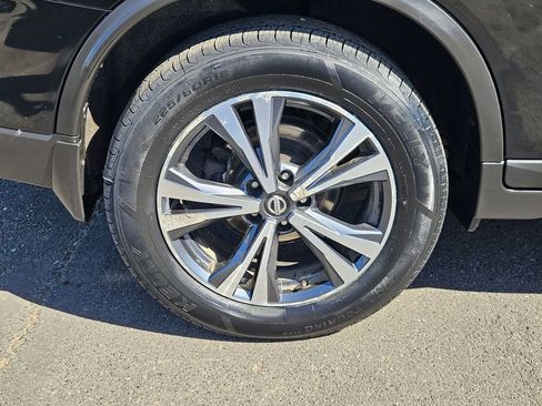 Used 2018 Nissan Rogue SL w/ Premium Package image 9