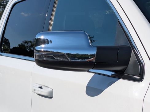 Used 2023 RAM 1500 Limited AWD/4WD image 11
