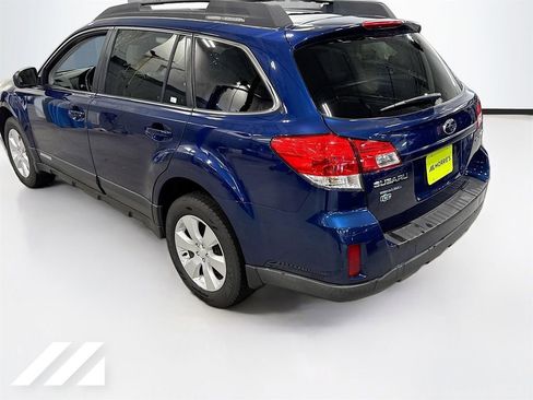 Used 2011 Subaru Outback 2.5i Premium AWD/4WD image 7