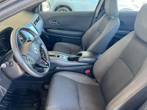 Used 2019 Honda HR-V Sport image 4