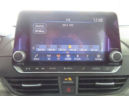 Used 2025 Nissan Altima 2.5 SV FWD image 23