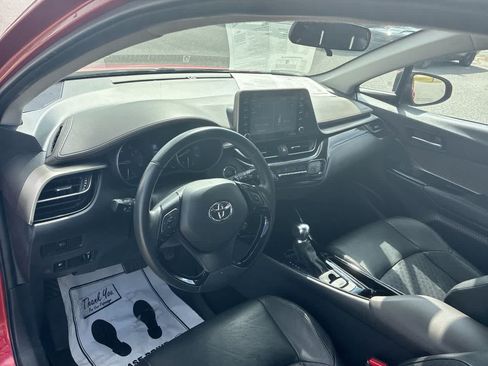 Used 2022 Toyota C-HR Limited FWD image 10