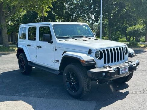 Used 2021 Jeep Wrangler Unlimited Sahara AWD/4WD image 3