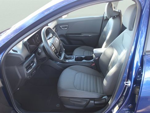 Used 2025 Kia K4 EX image 12