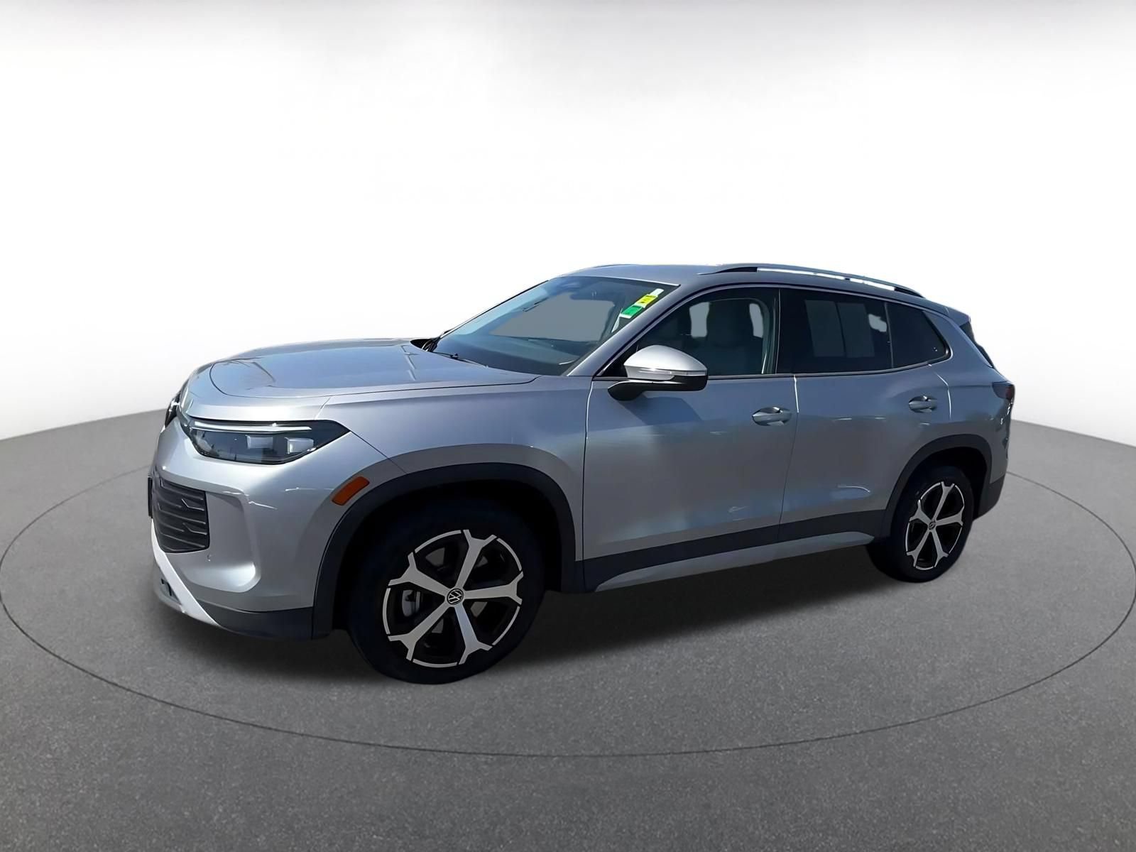 Used 2026 Volkswagen Tiguan SE AWD/4WD image 7