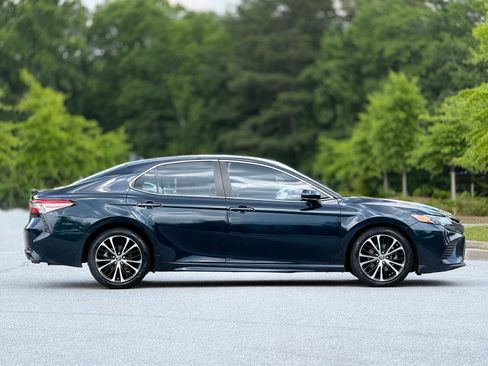Used 2019 Toyota Camry SE FWD image 12