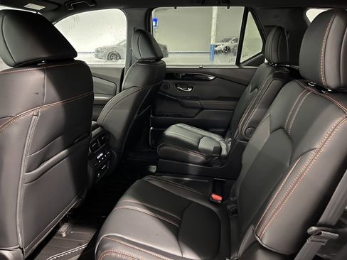 New 2025 Honda Pilot TrailSport image 8