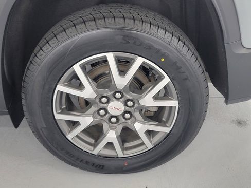 Used 2023 GMC Acadia SLE w/ LPO, Floor Liner Package AWD/4WD image 11