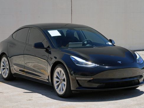 Used 2023 Tesla Model 3 Standard Range RWD image 55