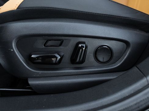 Used 2023 Lexus ES 300h Ultra Luxury image 17