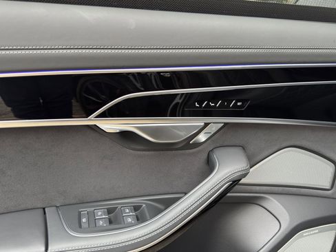 Used 2022 Audi S8 AWD/4WD image 35