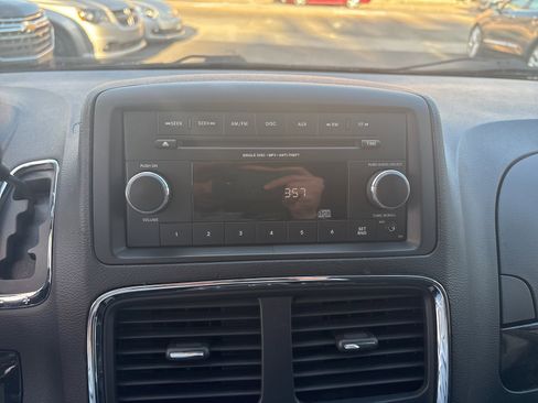 Used 2016 Dodge Grand Caravan SE w/ Quick Order Package 29E SE image 17