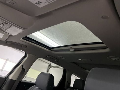 Used 2021 Buick Enclave Essence w/ Sport Touring Edition image 19