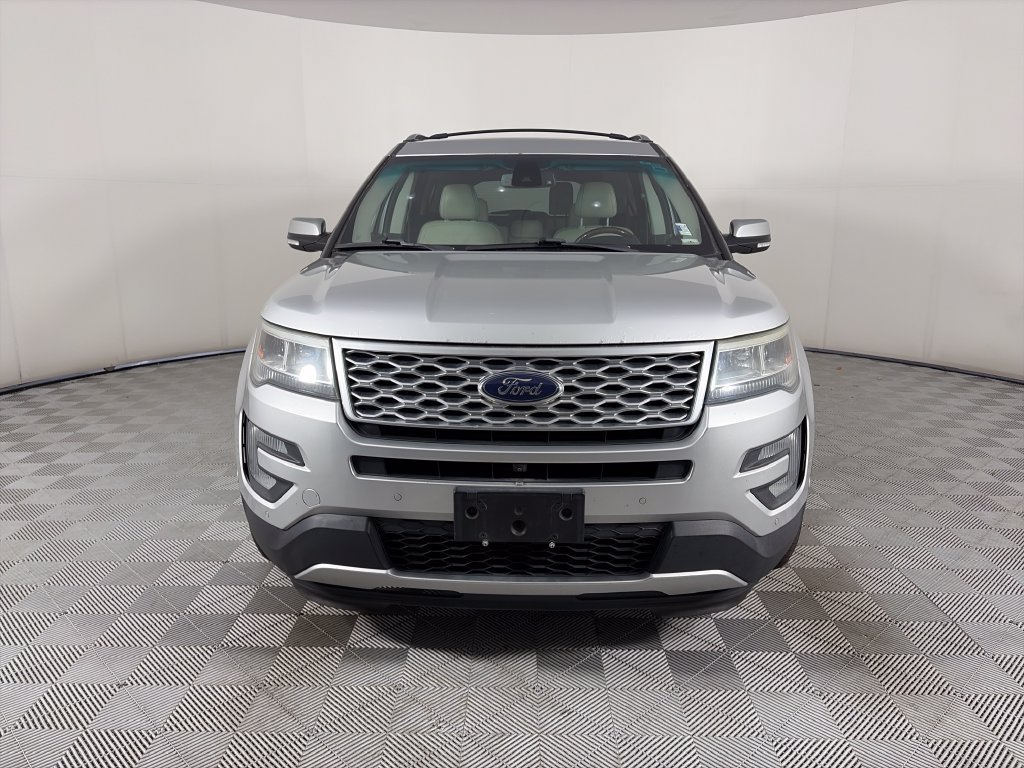 Used 2016 Ford Explorer Platinum AWD/4WD image 2
