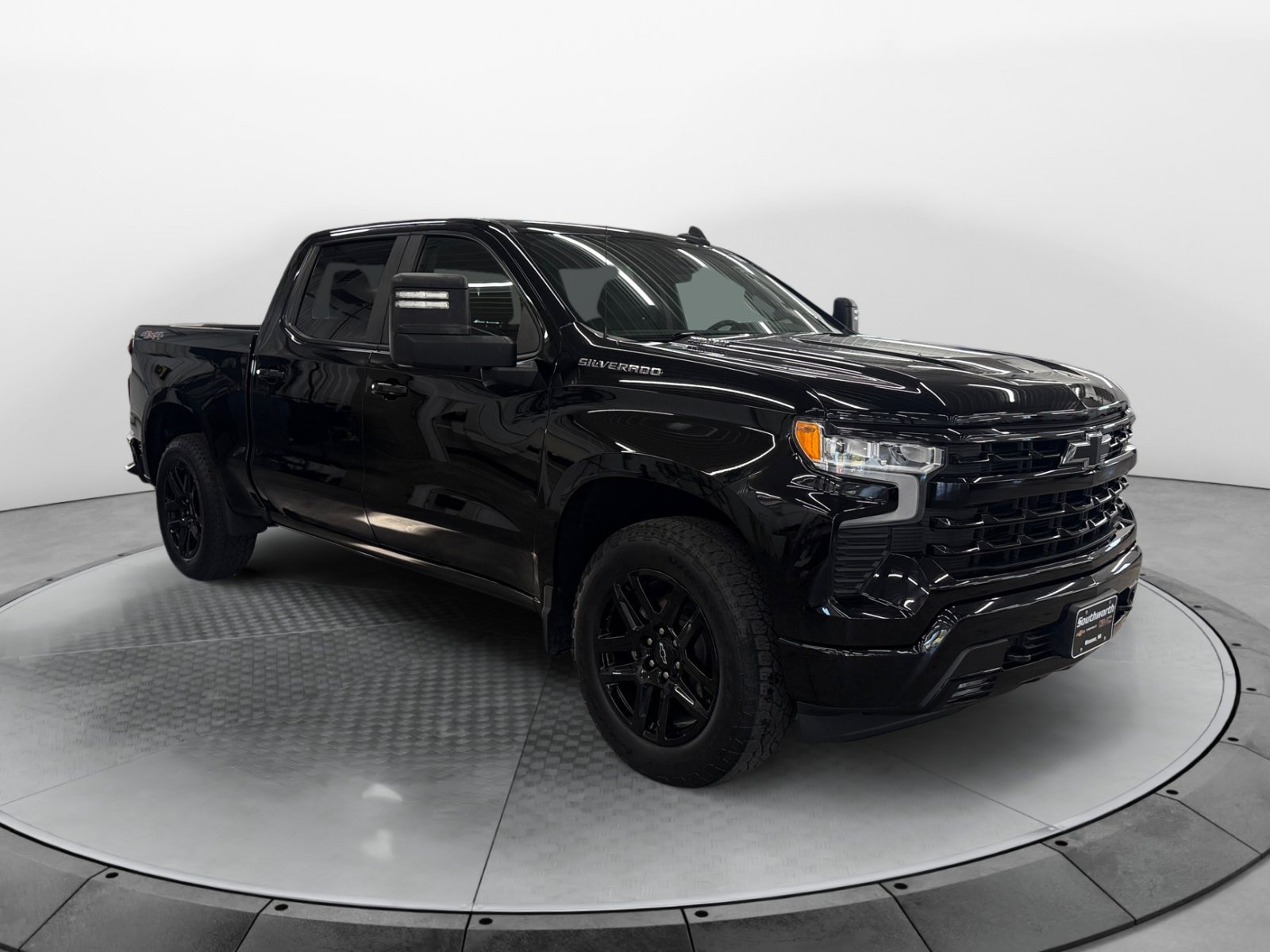 Used 2023 Chevrolet Silverado 1500 RST AWD/4WD image 4