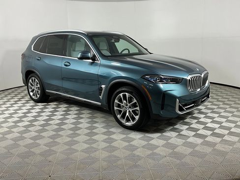 Used 2024 BMW X5 xDrive40i w/ Premium Package image 6