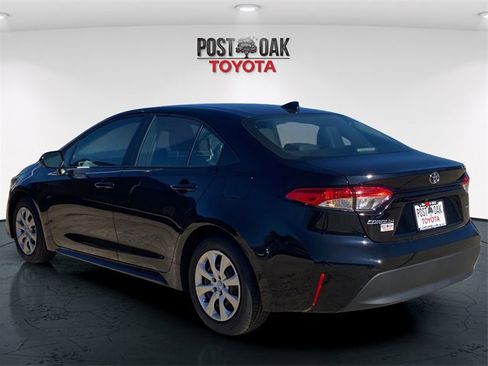Used 2025 Toyota Corolla LE image 5