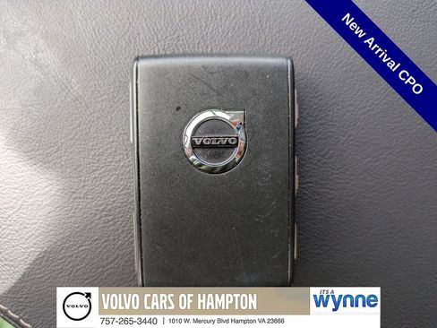 Certified 2025 Volvo S90 B6 Ultra AWD/4WD image 29