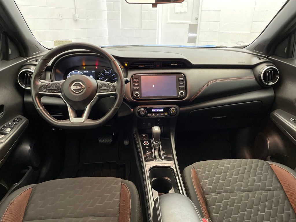 Used 2023 Nissan Kicks SR FWD image 12