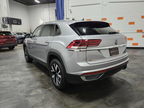 Used 2022 Volkswagen Atlas Cross Sport SE AWD/4WD image 16