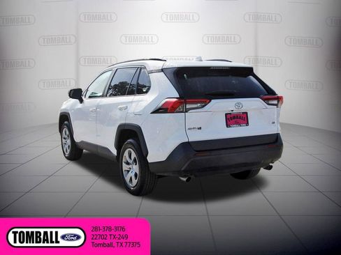 Used 2021 Toyota RAV4 LE image 5