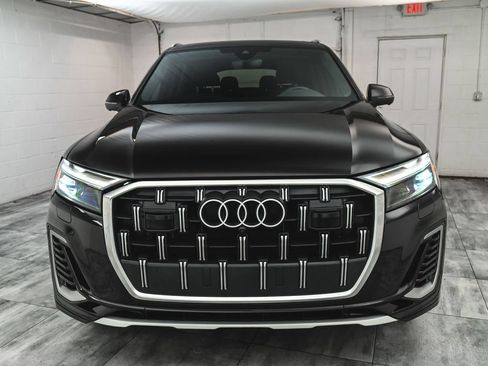Used 2025 Audi Q7 3.0T Premium Plus AWD/4WD image 2